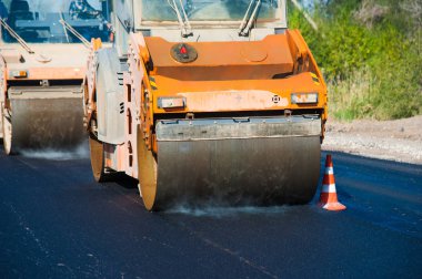 Yeni bir yol inşaatı