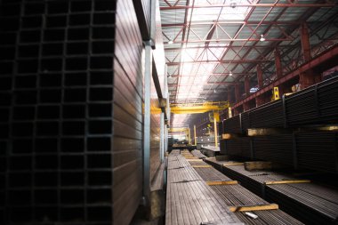 Metal boruların üretimi için bitki. Çelik borular yığını