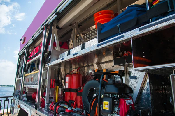 Equipo de rescate de camiones de bomberos — Foto de Stock