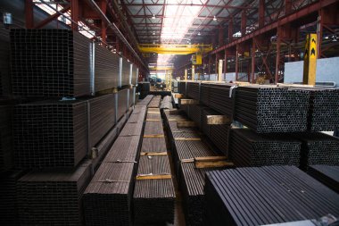 Metal boruların üretimi için bitki. Çelik borular yığını