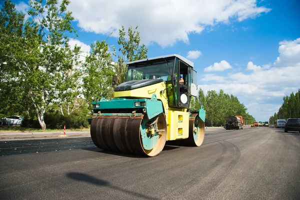 Yeni yol inşaat alanında