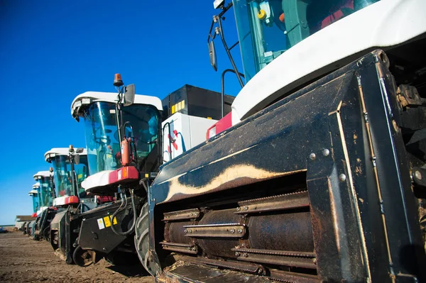 Parking d'hiver de machines agricoles — Photo