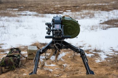 Tüfek atış talimine atışa hazır