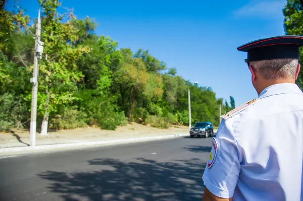 道路パトロールサービス 道路上の交通警官 — ストック写真