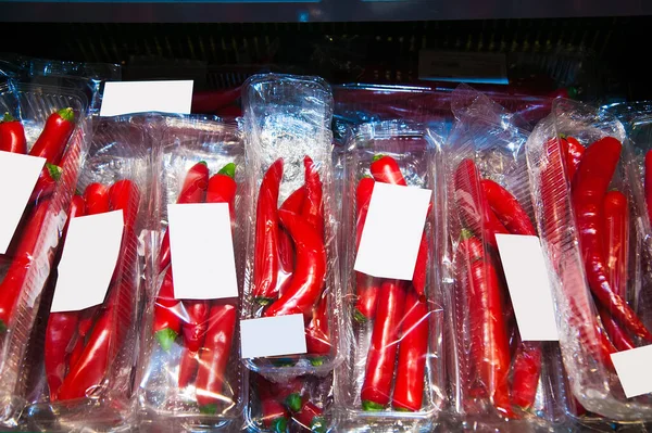 Bando Pimentas Vermelhas Supermercado — Fotografia de Stock