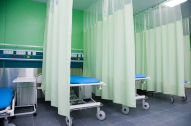 Modern klinikteki ameliyathane.