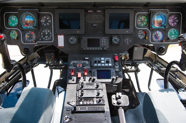 Всередині Медичного Вертольота Аварійним Обладнанням Життєзабезпечення — стокове фото