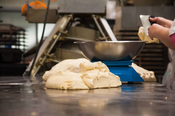 Panadería Producción Pan Panecillos Pasteles Galletas Trabajo Baker — Foto de Stock