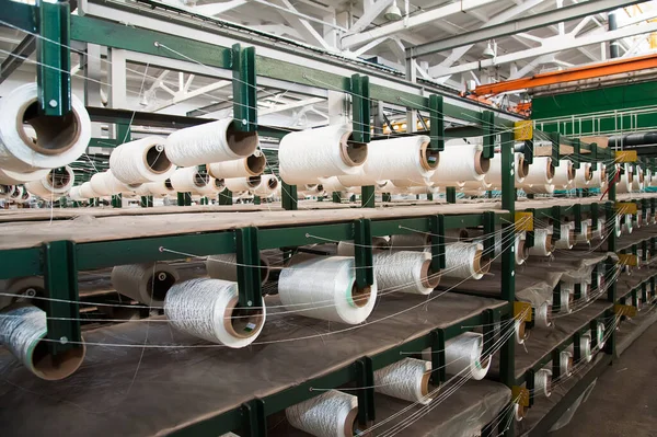Przemysłu Włókienniczego Przędza Szpule Spinning Maszyny Fabryce Włókienniczej — Zdjęcie stockowe