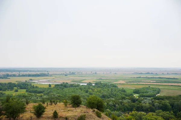 Orta Rusya Nın Geleneksel Manzarası Steppe Ormanlarla Kaplı Yüksek Dağlar — Stok fotoğraf