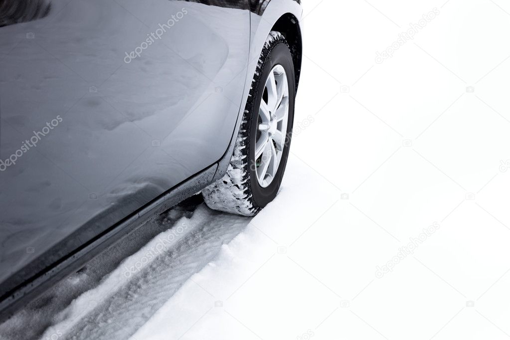 Car's Winter tyres in extreme cold temperature,  snow weather