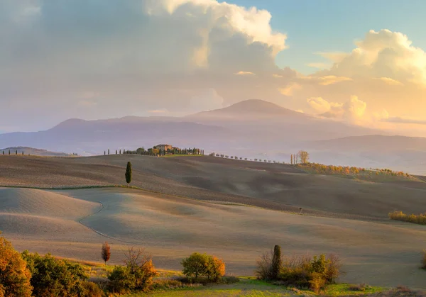 Real Tuscany Landscape at beautiful sunset — Stock Photo, Image