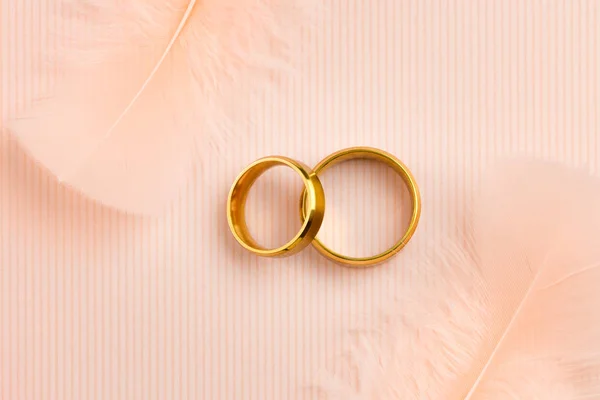 Luxo casamento Anéis de ouro fundo — Fotografia de Stock