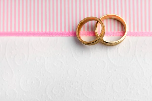 Fondo de boda elegante - Dos anillos de boda — Foto de Stock