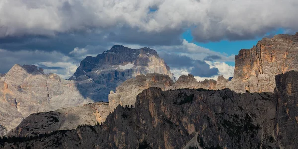 Τοπίο Των Μεγάλων Βουνών Σειρά Άλπεις Βουνά Πανόραμα — Φωτογραφία Αρχείου