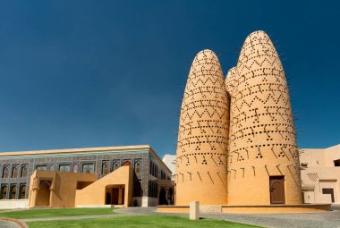 Doha 'nın popüler simgeleri - Doha köyü, Oatar' daki cami ve kuş evi