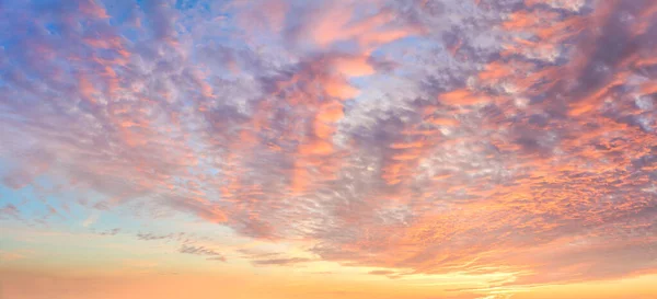 Panorámás Háttér Sunrise Sundown Sky Színes Felhőkkel Hatalmas Méretben — Stock Fotó