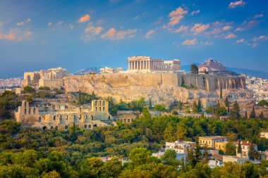 Ünlü bir yer - Atina, Yunanistan Akropolü, gün batımında Parthenon Tapınağı, Avrupa seyahati