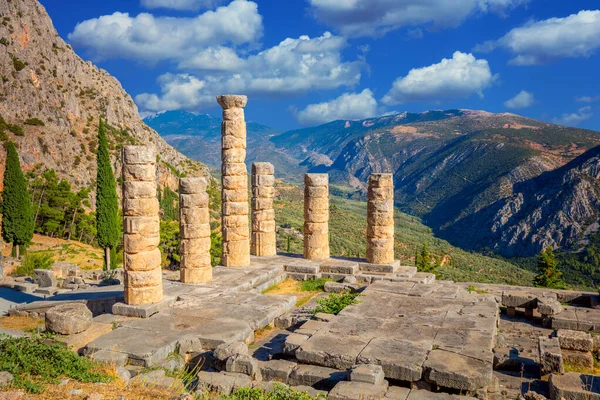 Berömda Grekiska Antika Ruiner Apollotemplet Delfi Grekland Sommardag Europas Resor — Stockfoto