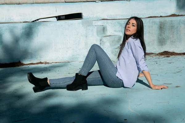 Chica con una guitarra —  Fotos de Stock