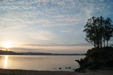 Günbatımı River Island üzerinde