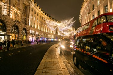 Gece, Londra Picadilly Circus