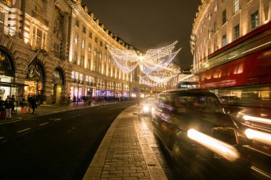 Gece, Londra Picadilly Circus