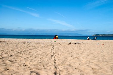 güneşli güzel bir plaj Kuzey Afrika insanlarda