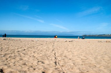 güneşli güzel bir plaj Kuzey Afrika insanlarda