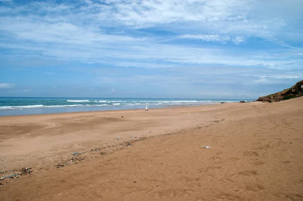 Praia de areia no mar atlântico — Fotografia de Stock