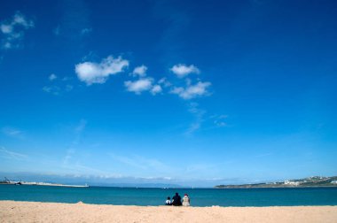güneşli güzel bir plaj Kuzey Afrika insanlarda