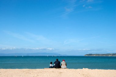 güneşli güzel bir plaj Kuzey Afrika insanlarda
