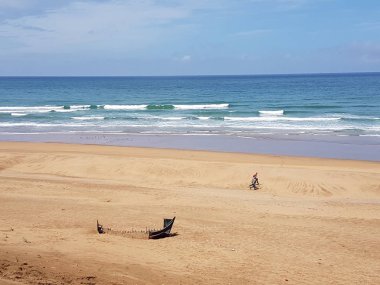 terk edilmiş tekne Beach