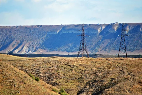 Líneas eléctricas en Koktebel, Crimea — Foto de Stock