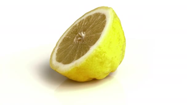 Citron Tranché Isolé Sur Fond Blanc — Video