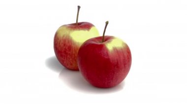 elmalar beyaz arkaplanda izole edilmiş