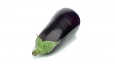 patlıcan beyaz arkaplanda izole edildi