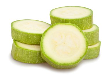 Dilimlenmiş kabak yolu beyaza izole edilmiş