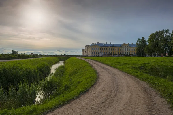 Palácio Rundale na Letónia. — Fotografia de Stock