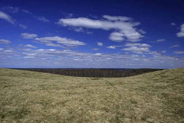 Lente landschap in Letland. Baltische Staten. — Stockfoto