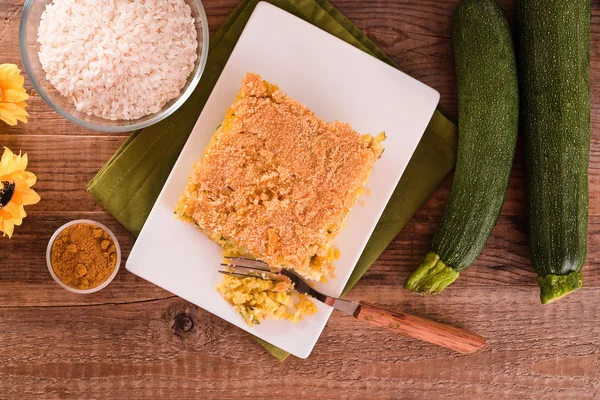 Reis Timbale mit Zucchini. — Stockfoto