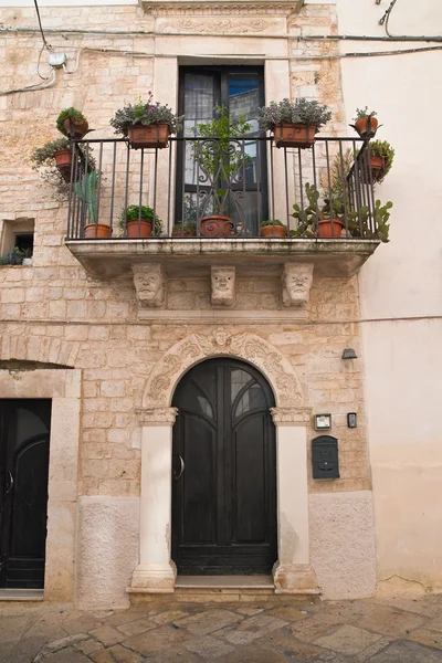 Steegje. Acquaviva delle fonti. Puglia. Italië. — Stockfoto