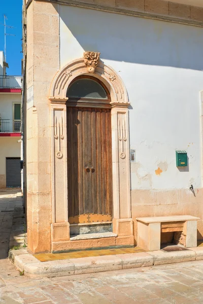 Alleyway. Sammichele di Bari. Puglia. İtalya. — Stok fotoğraf