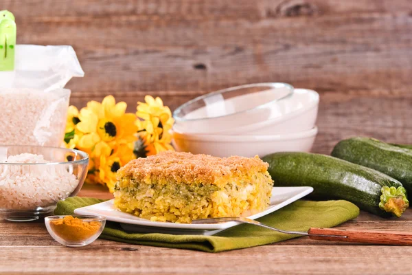 Reis Timbale mit Zucchini. — Stockfoto