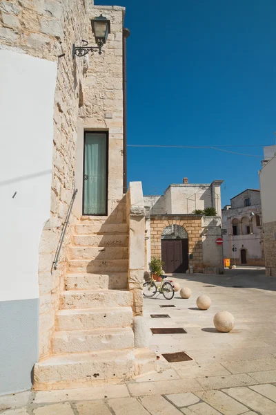 Alleyway. Sammichele di Bari. Puglia. Italy. — Stock Photo, Image