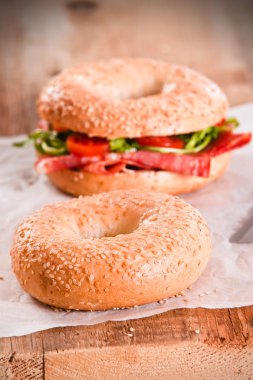 Susamlı simit ahşap tablo. 