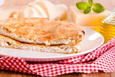 Beyaz yemek peynir focaccia ekmek. 