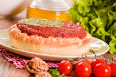 Calzone ceviz ve hindiba. 