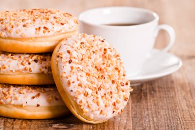 Sprinkles ile tatlı çörek. 