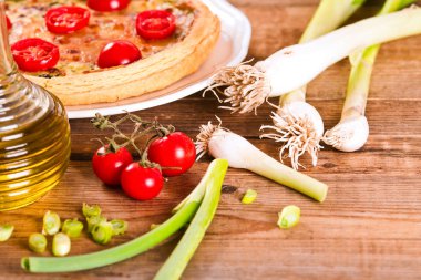 Pırasa ve domates salçası. 